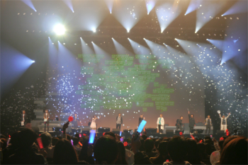 画像ギャラリー No.022のサムネイル画像 / 「アライズ」の舞台化も発表された,テイルズ オブ フェスティバル 2021の1日目レポート。ステージと一体になった派手な演出にも注目