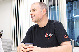 ���������꡼ No.002�Υ���ͥ������ / �֥����å��ɥå��� �쥮����ץ��ꥨ���ƥ��֥ǥ��쥯�������󥿥ӥ塼���ץ쥤�䡼����ï�ˤǤ�ʤ��ɥ����ॷ���ƥब��ͣ��̵����θ����󶡤���