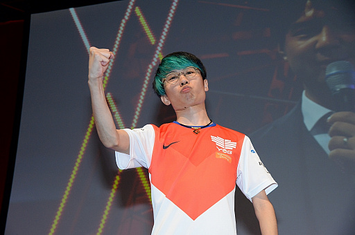 ���������꡼ No.003�Υ���ͥ������ / ��eFootball �������� 2020�ס�������ɽ�������YOSHIMOTO Gaming��°�Ρ֤��Ǥ�����פ�ͥ��