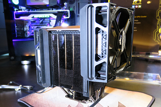 Corsair 4k60pのhdr映像を単体録画できるキャプチャデバイス 4k60 S や液冷化したps4 Pro Xbox One Sを内蔵するゲームpcを発表