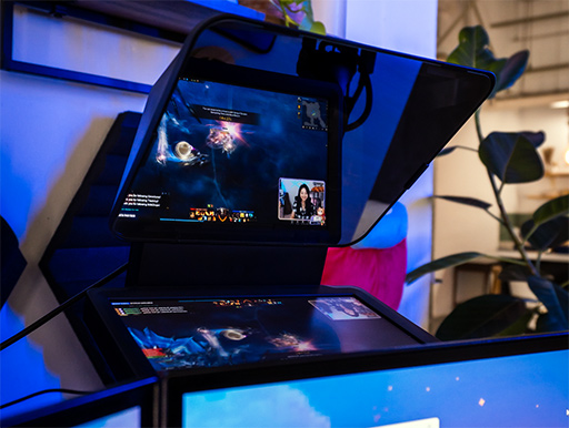 画像ギャラリー No.004のサムネイル画像 / カメラに目線を向けたまま配信のコメントを読み上げられる配信者向けテレプロンプターがElgatoから