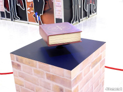 画像ギャラリー No.013のサムネイル画像 / ようこそ,賢者様! まほやく2周年を記念した展覧会「魔法使いの約束展 & 2nd Anniversary Store」フォトレポート