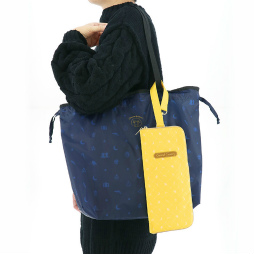 画像ギャラリー No.005のサムネイル画像 / 「魔法使いの約束」雨カバーバッグ&傘ケースなどが発売決定