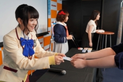 画像ギャラリー No.005のサムネイル画像 / 声優の西尾夕香さんと小山百代さんも参加。ブシロードの新作TCG「Reバース for you」の全国講習会が本日スタート