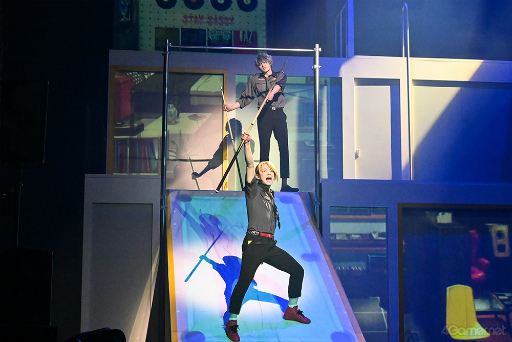 ���������꡼ No.008�Υ���ͥ������ / ��Action Stage�إ��ꥪ���饤���󥰥ҡ���������-THEWEST-�װϤ߼������ͥץ������ݡ��ȡ��ҡ����������α�̿��ư���Ф�