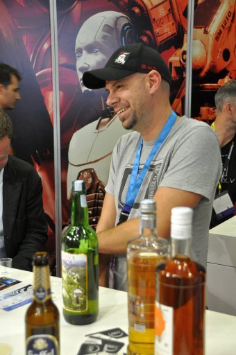 ꡼ No.008 | gamescomϥǳȯΥǥ륫ɥPhagebornפϤʥࡣƥӥͥ֡˥⤿餹ȥϥåԡɤȤ