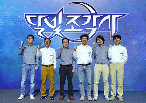 ���������꡼ No.013�Υ���ͥ������ / ��Lineage�פ�Jake Song�᤬��ȯ�˷Ȥ�륹�ޥ۸���MMORPG�ַ��Ħ��աפΥ����ӥ����ڹ��10��10���˳���