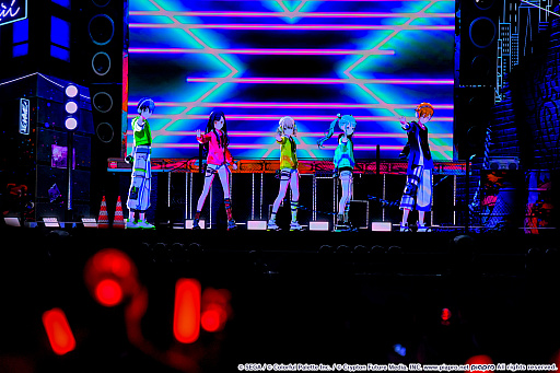 画像ギャラリー No.006のサムネイル画像 / 「プロジェクトセカイ」5周年を記念した3DCGライブをレポート。初音ミクや巡音ルカ,作中に登場する音楽ユニットのメンバーが等身大の姿で歌う!