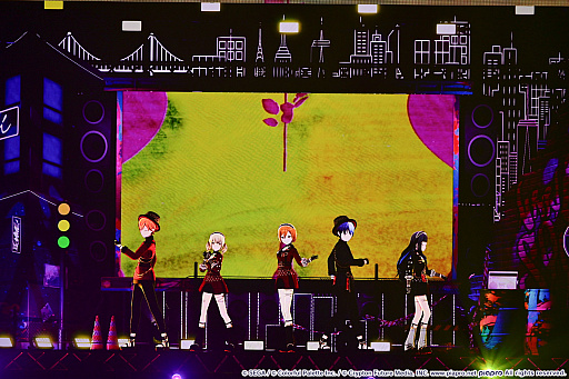 画像ギャラリー No.007のサムネイル画像 / 「プロジェクトセカイ」5周年を記念した3DCGライブをレポート。初音ミクや巡音ルカ,作中に登場する音楽ユニットのメンバーが等身大の姿で歌う!