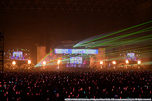 画像ギャラリー No.023のサムネイル画像 / 「プロジェクトセカイ」5周年を記念した3DCGライブをレポート。初音ミクや巡音ルカ,作中に登場する音楽ユニットのメンバーが等身大の姿で歌う!