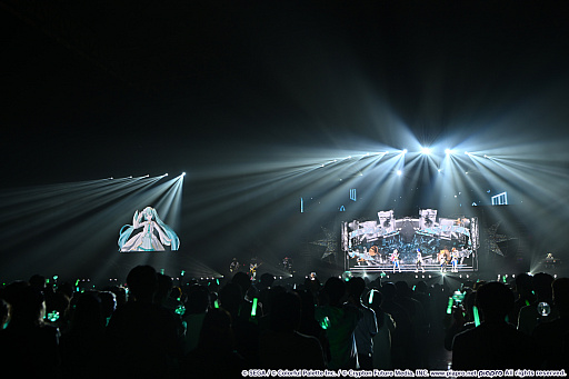 画像ギャラリー No.024のサムネイル画像 / 「プロジェクトセカイ」5周年を記念した3DCGライブをレポート。初音ミクや巡音ルカ,作中に登場する音楽ユニットのメンバーが等身大の姿で歌う!