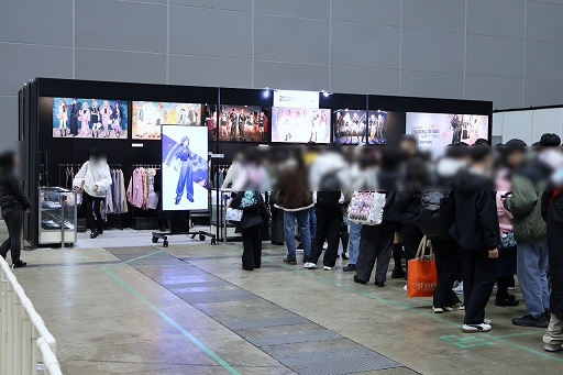 画像ギャラリー No.041のサムネイル画像 / 「プロジェクトセカイ」5周年を記念した3DCGライブをレポート。初音ミクや巡音ルカ,作中に登場する音楽ユニットのメンバーが等身大の姿で歌う!