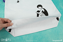 画像ギャラリー No.009のサムネイル画像 / ホラーRPG「OMORI」とコラボしたTシャツやトートバッグ,マグカップ,キーホルダーを販売開始