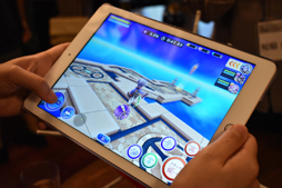 画像ギャラリー No.008のサムネイル画像 / プロデューサーのミニインタビューも公開! 加速度センサーを使用した「ローリングスフィア」のキックオフパーティをレポート