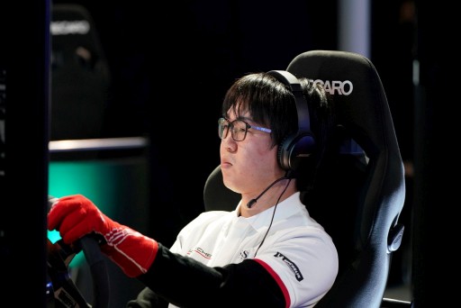 画像ギャラリー No.005のサムネイル画像 / ポルシェジャパンのeスポーツ大会「Porsche Esports Racing Japan Season2」レポート。「グランツーリスモSPORT」のポルシェカーで10名の精鋭が激突