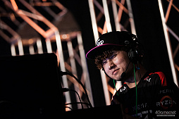 ���������꡼ No.026�Υ���ͥ������ / ���⥪�ե饤������EDION VALORANT CUP�פ��ݡ��ȡ����ܲ��Ԥ�ͥ��������꼡�����ˤꡤ���������ܰ�κ¤˵������Τϡ�