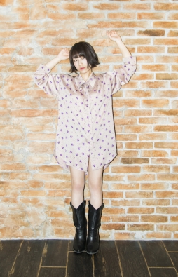 画像ギャラリー No.001のサムネイル画像 / 「うみねこのなく頃に咲 〜猫箱と夢想の交響曲〜」の主題歌などが,11月20日に発売される佐々木李子さんのミニアルバムとシングルに収録決定