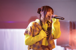 画像ギャラリー No.039のサムネイル画像 / 「ヘブバン」「消滅都市」「アナデン」ライブも大盛り上がり! 展示やライブで振り返る「ライトフライヤースタジオ10周年記念フェス」レポート