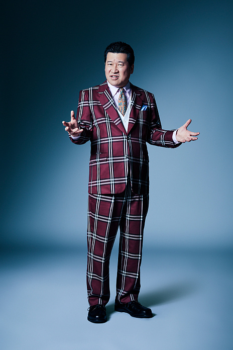 画像ギャラリー No.002のサムネイル画像 / 実写ゲーム「Death Come True」に佐藤二朗さんが出演。自由奔放なトークで人気のニュースキャスター「ミノウケンイチ」役