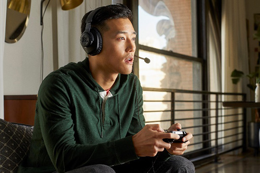 ���������꡼ No.010�Υ���ͥ������ / �С�����륵�饦����б���JBL���إåɥ��åȡ�Quantum 400�פ�����ȯ�䡣���ʥ������ѤΥ���ȥ꡼������Quantum 100�פ�Ʊ����