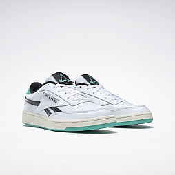 画像ギャラリー No.005のサムネイル画像 / 「アサシン クリード ヴァルハラ」×リーボックのコラボアパレルが登場