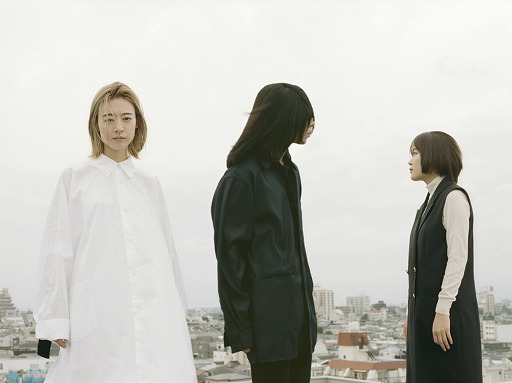 画像ギャラリー No.001のサムネイル画像 / 「ガラパゴスの微振動」の主題歌担当が“羊文学”に決定。ボーカルの塩塚モエカさんがヒロイン役を担当