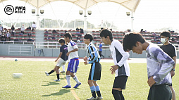 画像ギャラリー No.004のサムネイル画像 / 「FIFA MOBILE」,中村憲剛氏が日大藤沢高校サッカー部の1日部員となる動画が公開