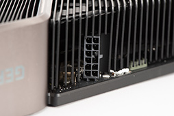 画像集#016のサムネイル/「GeForce RTX 3080 Ti Founders Edition」レビュー。ゲーマー向け最強GPUはGeForce RTX 3090にどこまで迫れるのか