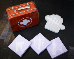 画像ギャラリー No.005のサムネイル画像 / ブシロードクリエイティブより「DbD」や「Identity V」のプライズ商品が登場