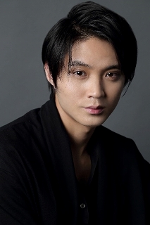 画像ギャラリー No.006のサムネイル画像 / 「食物語」,俳優の磯村勇斗さんが出演するテレビCM“事前登録篇”を公開