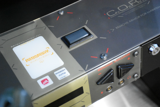 画像ギャラリー No.011のサムネイル画像 / 「機動戦士ガンダム 戦場の絆II」試遊レポート&プロデューサーインタビュー。開放型の新筐体で,MSによる迫力のバトルが展開