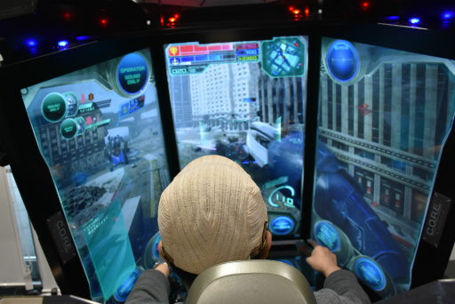 画像ギャラリー No.015のサムネイル画像 / 「機動戦士ガンダム 戦場の絆II」試遊レポート&プロデューサーインタビュー。開放型の新筐体で,MSによる迫力のバトルが展開