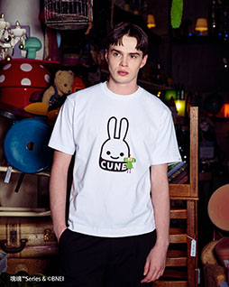画像ギャラリー No.009のサムネイル画像 / ファッションブランド「CUNE」がゲーム「ことばのパズルもじぴったん」「塊魂」とコラボ。ポップなデザインのTシャツやパーカーを展開