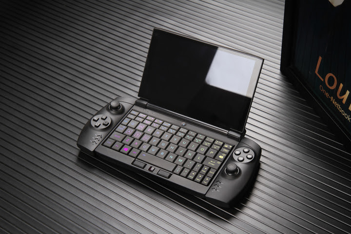 7インチ液晶搭載超小型ゲームPC「OneGX1 Pro」がヨドバシカメラや