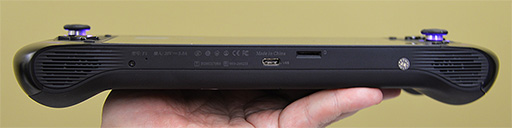 画像ギャラリー No.012のサムネイル画像 / 重さ約580gの携帯型ゲームPC「ONEXFLY」が2023年秋に国内発売。Ryzen 7 7840U搭載で性能面では「ROG ALLY」を上回るか