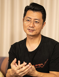 ���������꡼ No.016�Υ���ͥ������ / ��TGS2023�Ϸ��ӷ�������PC��ONEXFLY�פȡ�ONEXPLAYER 2 Pro�פ�̥�Ϥ�ONE-NETBOOK��CEO��Jack Wang�᤬���