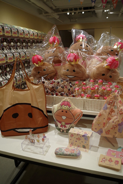 画像ギャラリー No.024のサムネイル画像 / んふんふ。10周年の「大なめこ展」開幕レポート。SEIKINさん&なめ先生に,1101種のなめこも大集結