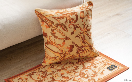 画像ギャラリー No.005のサムネイル画像 / 「キングダムハーツ」のキャラクターやワールドをイメージしたクッションカバー,ミニラグ,食器セットが登場。受注を開始