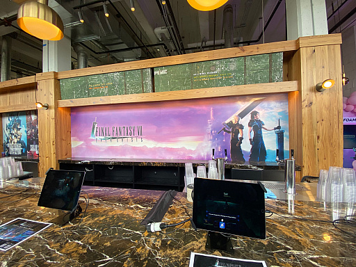 ���������꡼ No.003�Υ���ͥ������ / �Υץ쥤��ݡϤ⤦�ҤȤĤΥ�ᥤ����FINAL FANTASY VII EVER CRISIS�פϥ��ޥ۸����˺�Ŭ�����Ĥġ����ȡ��꡼��̥������ʤ�