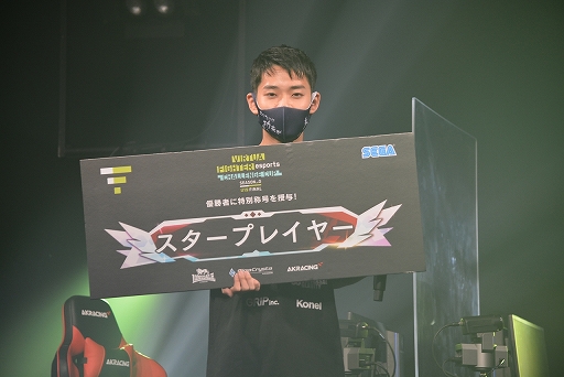 画像ギャラリー No.007のサムネイル画像 / 「VIRTUA FIGHTER esports CHALLENGE CUP SEASON_0 FINAL」レポート。栄えある舞台で2人の新たなスタープレイヤーが誕生