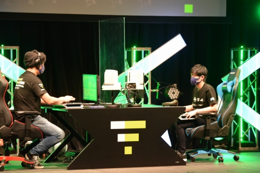 画像ギャラリー No.025のサムネイル画像 / バーチャファイター初のプロ選手が誕生。「Virtua Fighter esports CHALLENGE CUP SEASON_0 【2nd】FINAL」レポート