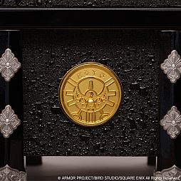 画像ギャラリー No.009のサムネイル画像 / 「ドラゴンクエスト」の新グッズに,人形メーカーの吉德大光とコラボした豪華な「ロトの兜飾り」登場。あみぐるみのスライムやシルバーネックレスの発売も決定