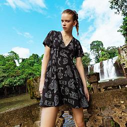 画像ギャラリー No.002のサムネイル画像 / 「ゼルダの伝説」認証紋のパーカーなど,5月7日に発売。オーストラリアのブランド「BlackMilk Clothing」とのコラボ商品