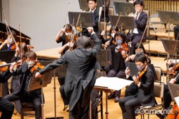 画像集#015のサムネイル/「『聖剣伝説』30th Anniversary Orchestra Concert」レポート。ホール内の空気を震わせる生の音楽が，聴衆を魅了した