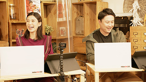 画像ギャラリー No.003のサムネイル画像 / 「NBA 2K22」,動画企画の第2弾(前編)を公開。クイズ対決で田渡 凌選手,渡辺早織さん,JUNJUNさんがバトル