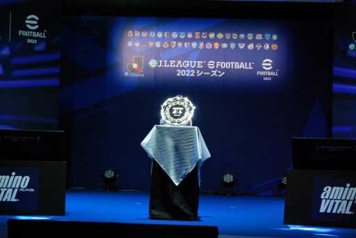 ꡼ No.003 | J꡼KONAMIˤ륯йeݡeJ꡼ eFootball 2022ס̳ƻ󥵥ɡ컥ڤ40֤ĺ