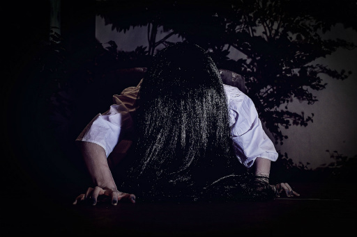 画像集#009のサムネイル/今年の秋が危ない——新作「貞子M」の真相を，古びた井戸の横で，関係者たちがポツリポツリと語る