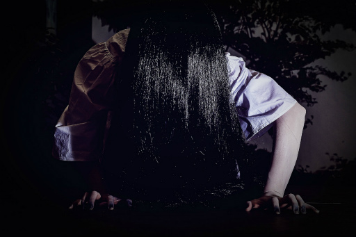 画像集#020のサムネイル/今年の秋が危ない——新作「貞子M」の真相を，古びた井戸の横で，関係者たちがポツリポツリと語る