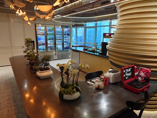 画像ギャラリー No.019のサムネイル画像 / 「Stellar Blade」続編や「NIKKE」，新作プロジェクトを開発中のSHIFT UP本社を訪問。ゲームは“お尻で作るもの”――キム・ヒョンテ氏とちょっとだけ雑談もしてきた