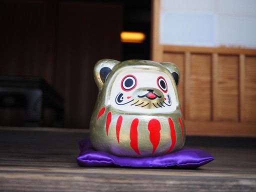 画像ギャラリー No.002のサムネイル画像 / 「モンハンライズ」より,“アイルーダルマ金”と“うさ団子マスコット”がカプコンストアに登場